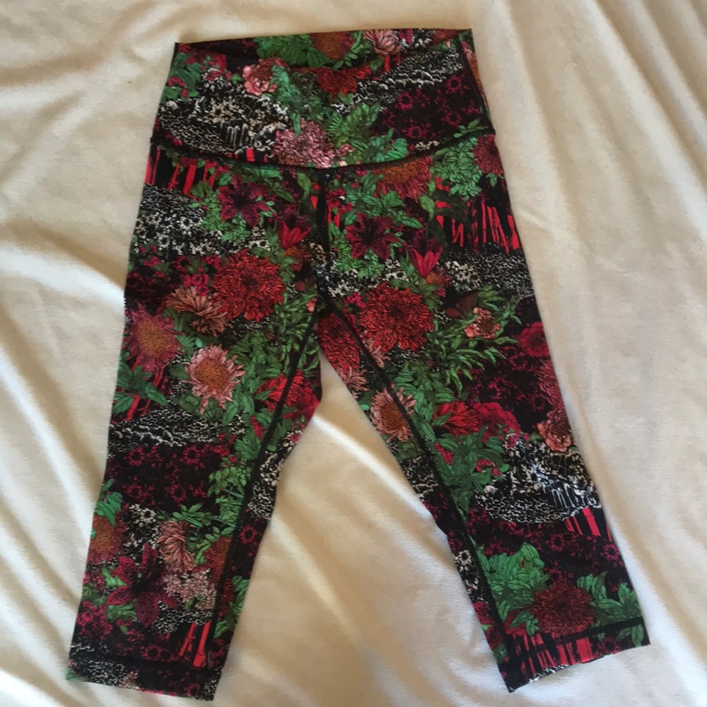 Lululemon crop floral leggings size 8